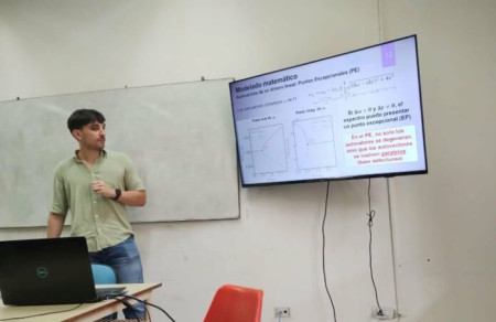 UNNe: se graduó demostrando emisión de energía no convencional en antenas y circuitos